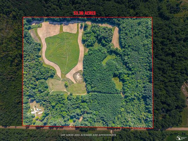 3850 N Clarwin Avenue, Gladwin, MI 48624