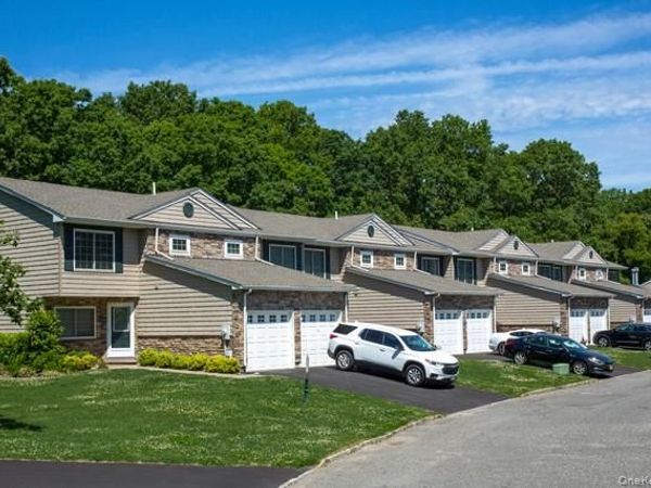 5000 Townhouse Drive , Unit 506, Coram, NY 11727