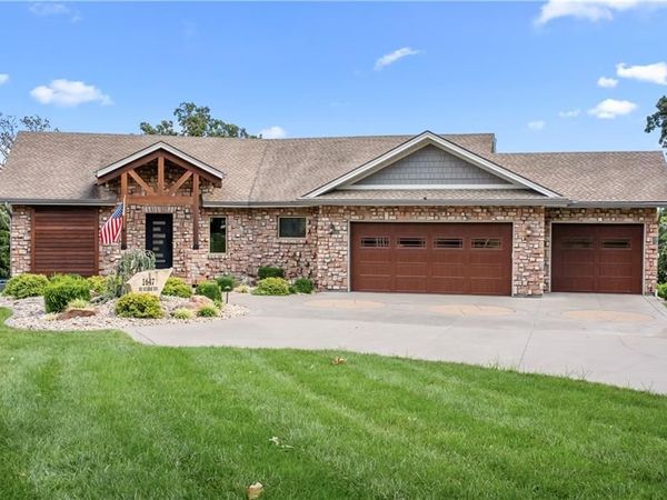 1647 NE Ozark Drive, Lee's Summit, MO 64086