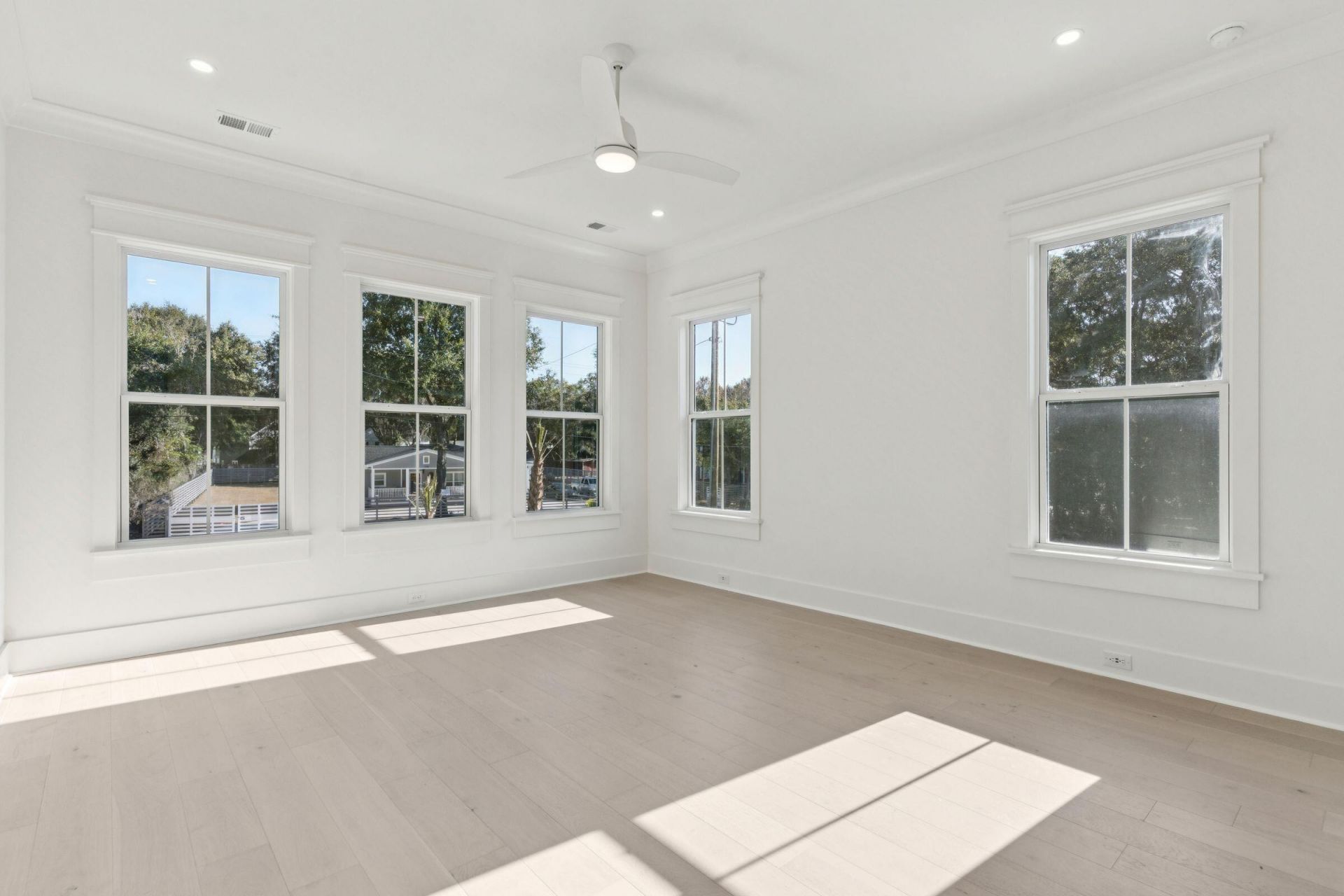 1127 Hamlin Road Photo 35