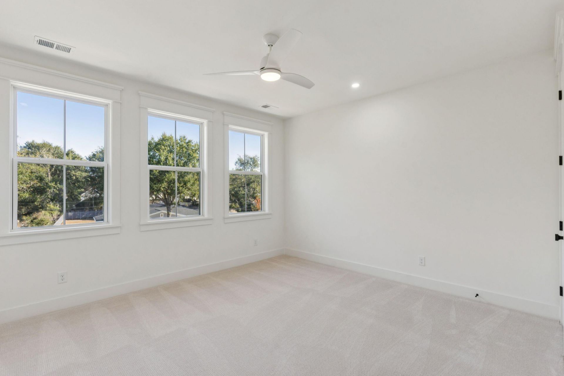 1127 Hamlin Road Photo 46