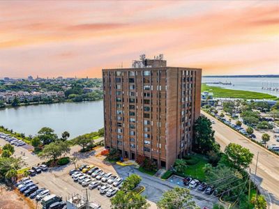 14 Lockwood Drive, Unit Apt 10i, Charleston, SC 29401