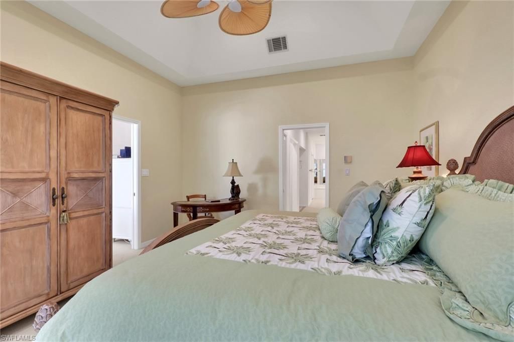 4872 W Boulevard Ct , Naples, FL 34103 Photo