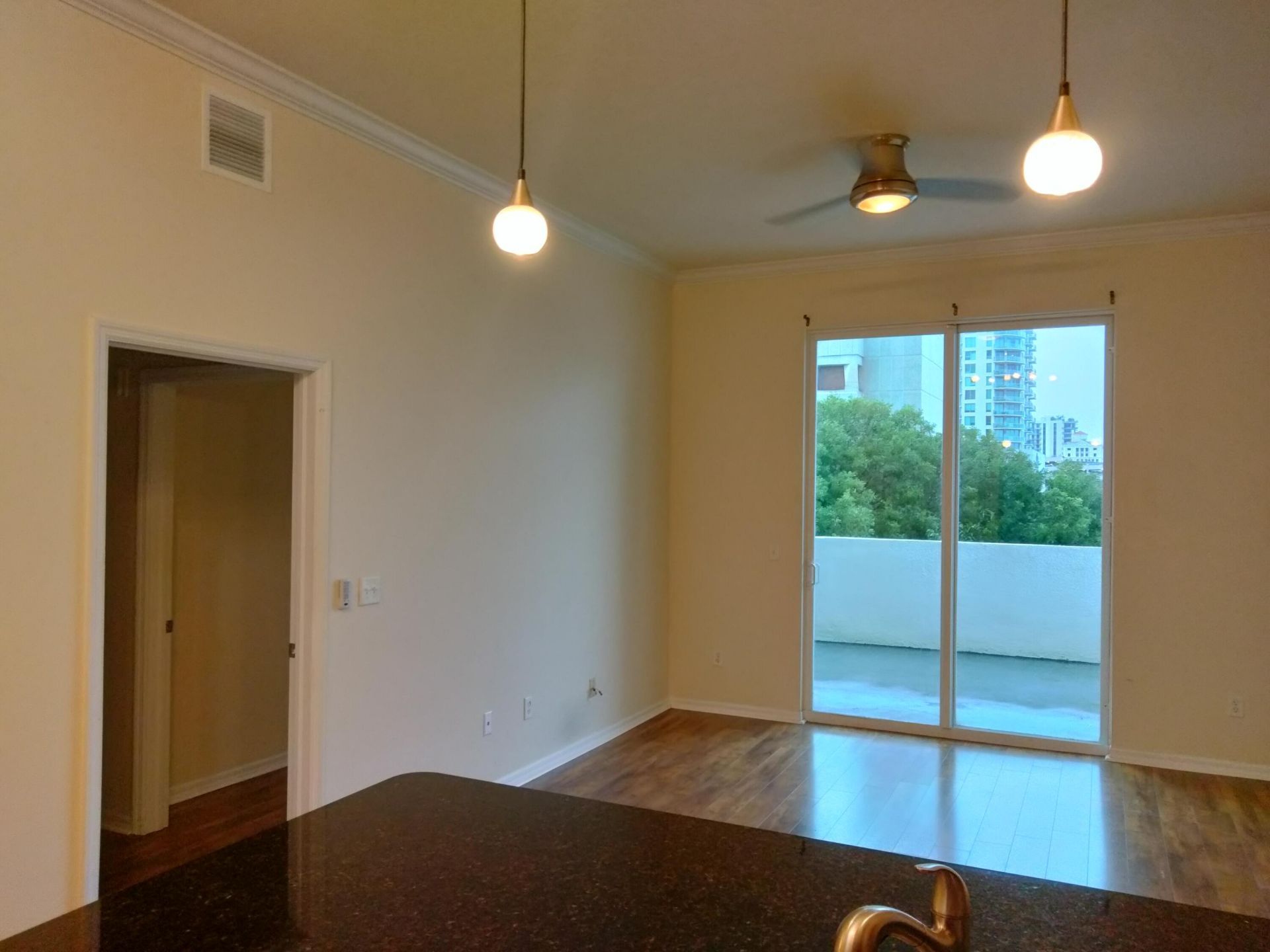 600 S Dixie Highway, Unit 403, West Palm Beach, FL 33401 Photo