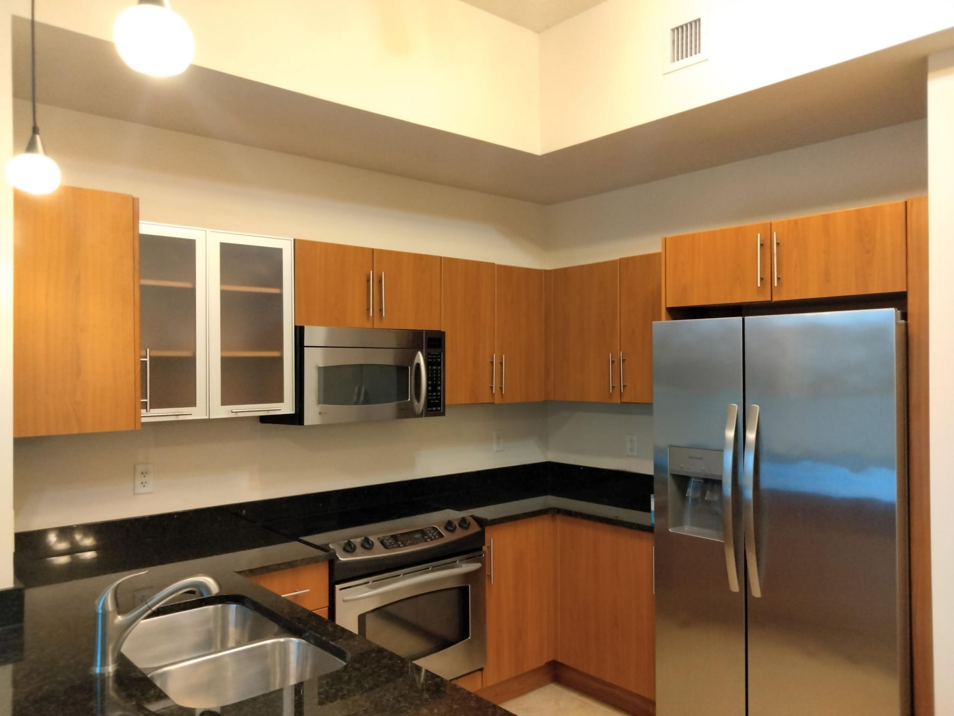 600 S Dixie Highway, Unit 403, West Palm Beach, FL 33401 Photo