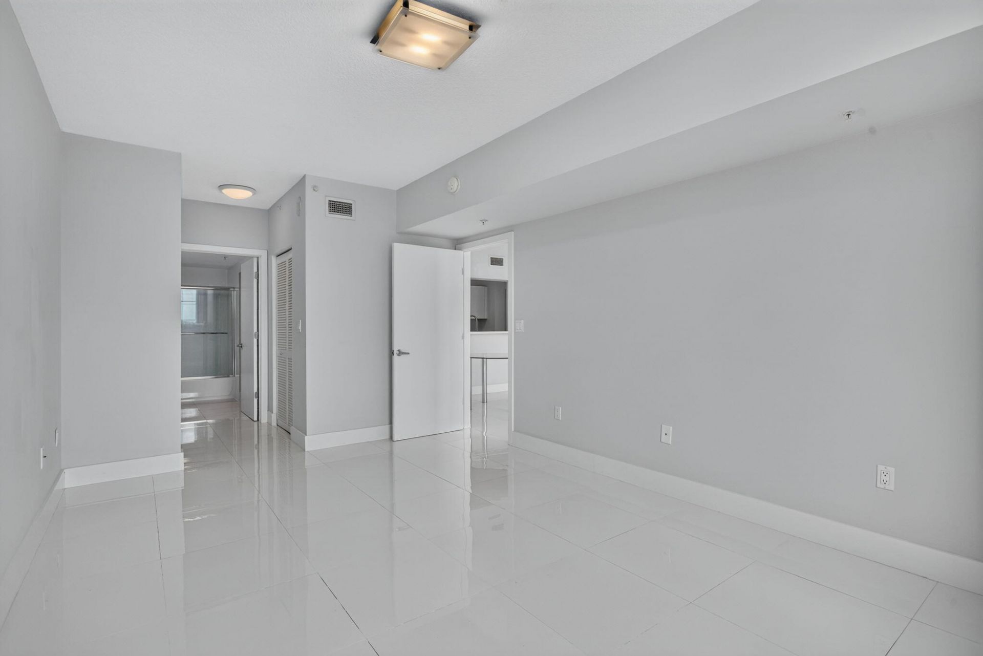 3020 NE 32nd Avenue, Unit 620, Fort Lauderdale, FL 33308 Photo