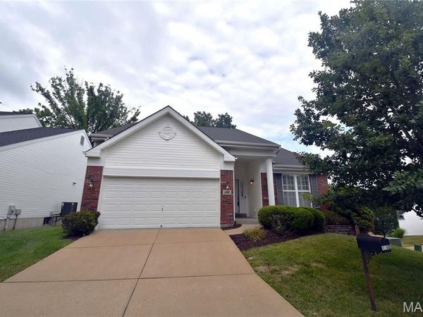 1002 Shire Lane, Eureka, MO 63025