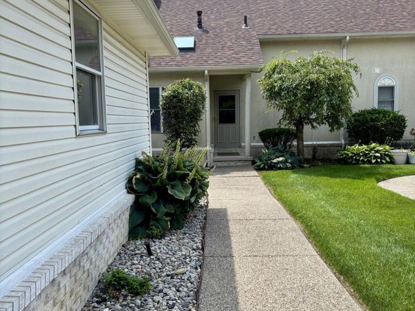 2137 Saint Andrews , Toledo, OH 43615