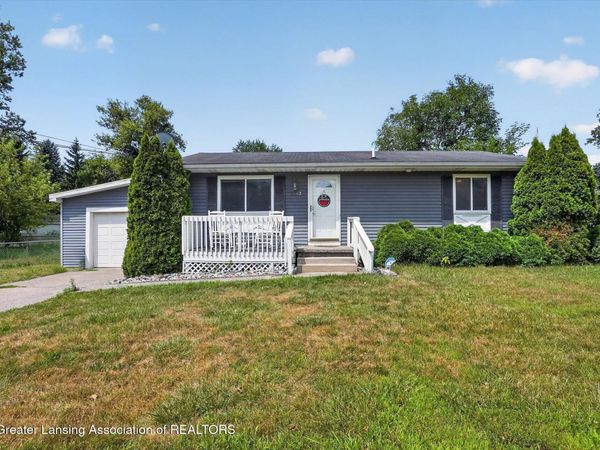 5802 Pheasant Avenue, Lansing, MI 48911
