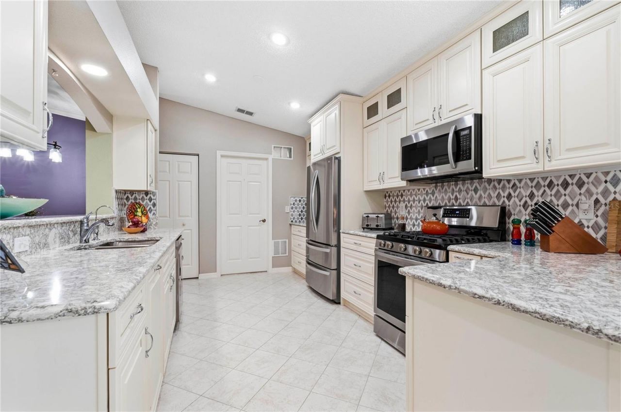 842 Old Oaks Lane, Leesburg, FL 34748 Photo