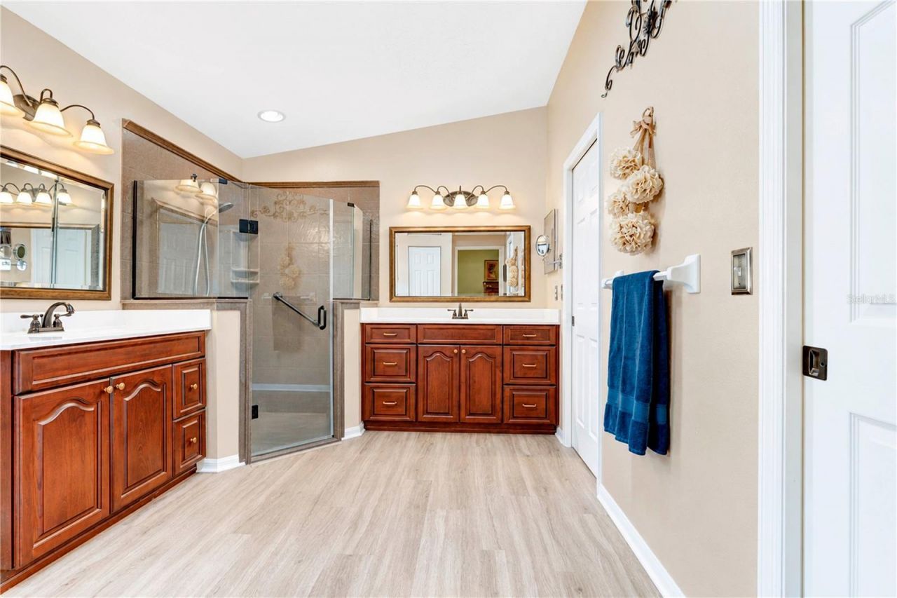 842 Old Oaks Lane, Leesburg, FL 34748 Photo