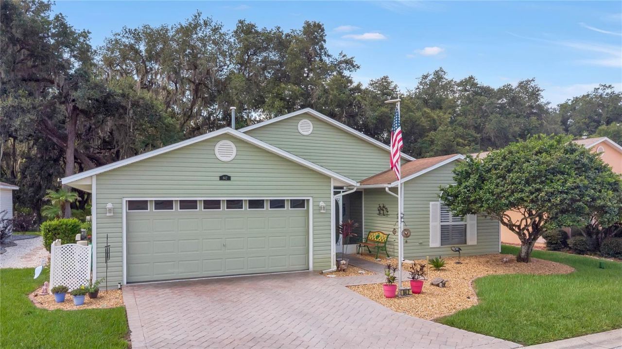 842 Old Oaks Lane, Leesburg, FL 34748 Photo