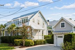 741 Winthrop Street photo 4