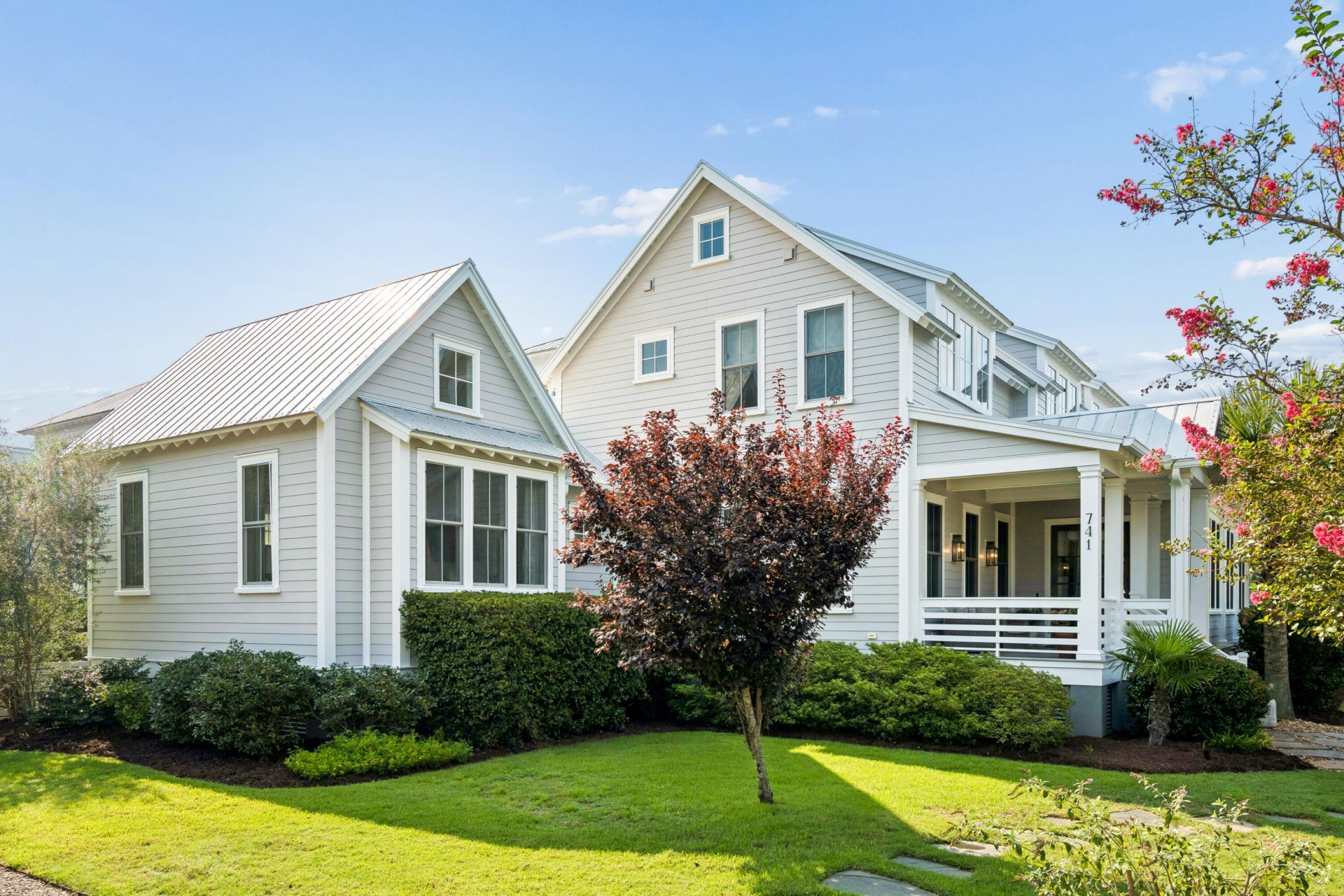 741 Winthrop Street Photo 4