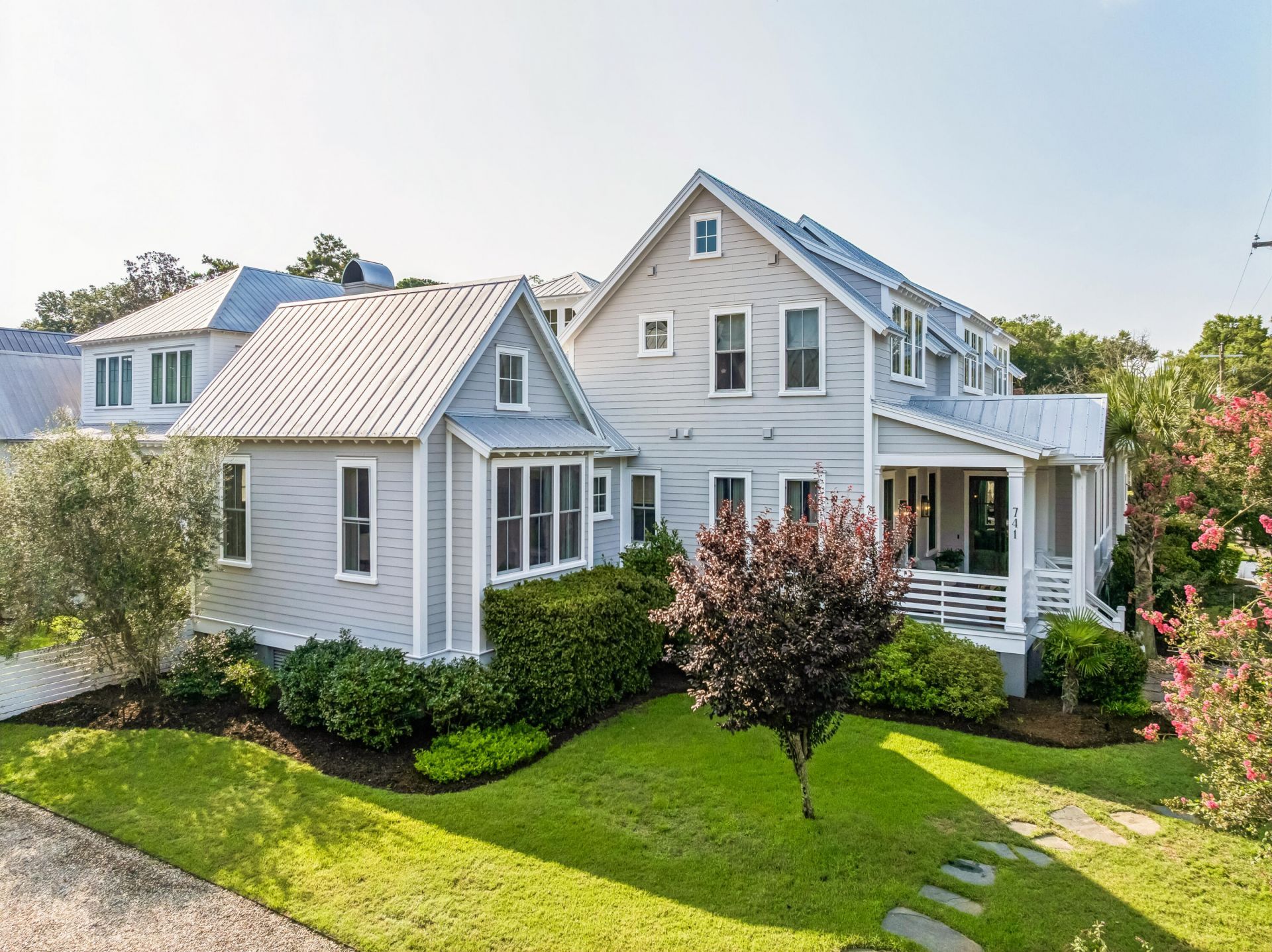 741 Winthrop Street Photo 6