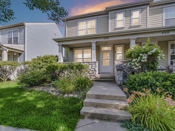 318 Village Square , Burns Harbor, IN 46304