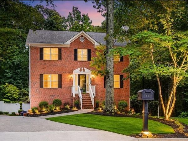 3735 Warwick Way , Snellville, GA 30039