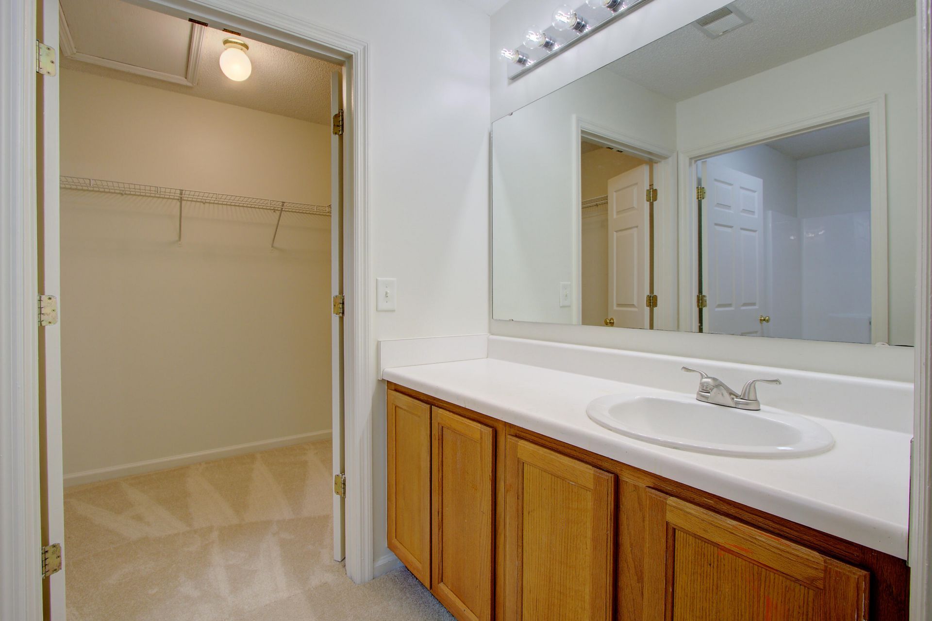 239 Dupont Way Photo 15