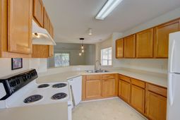 239 Dupont Way photo 4
