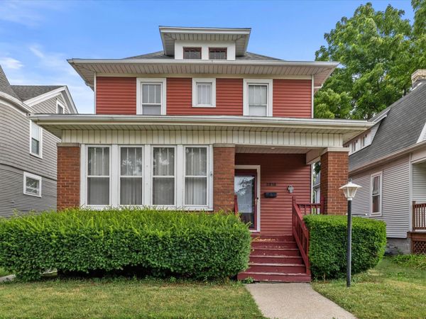 2816 Wright Ave, Racine, WI 53405