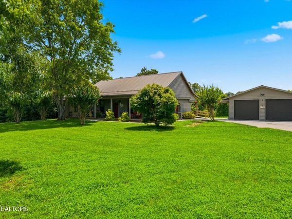 834 Highway 39 E , Athens, TN 37303