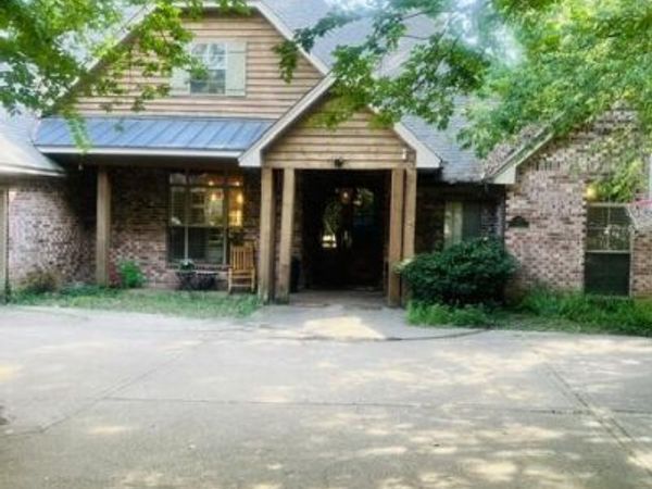 1135 Martingale Road, Jackson, MS 39206