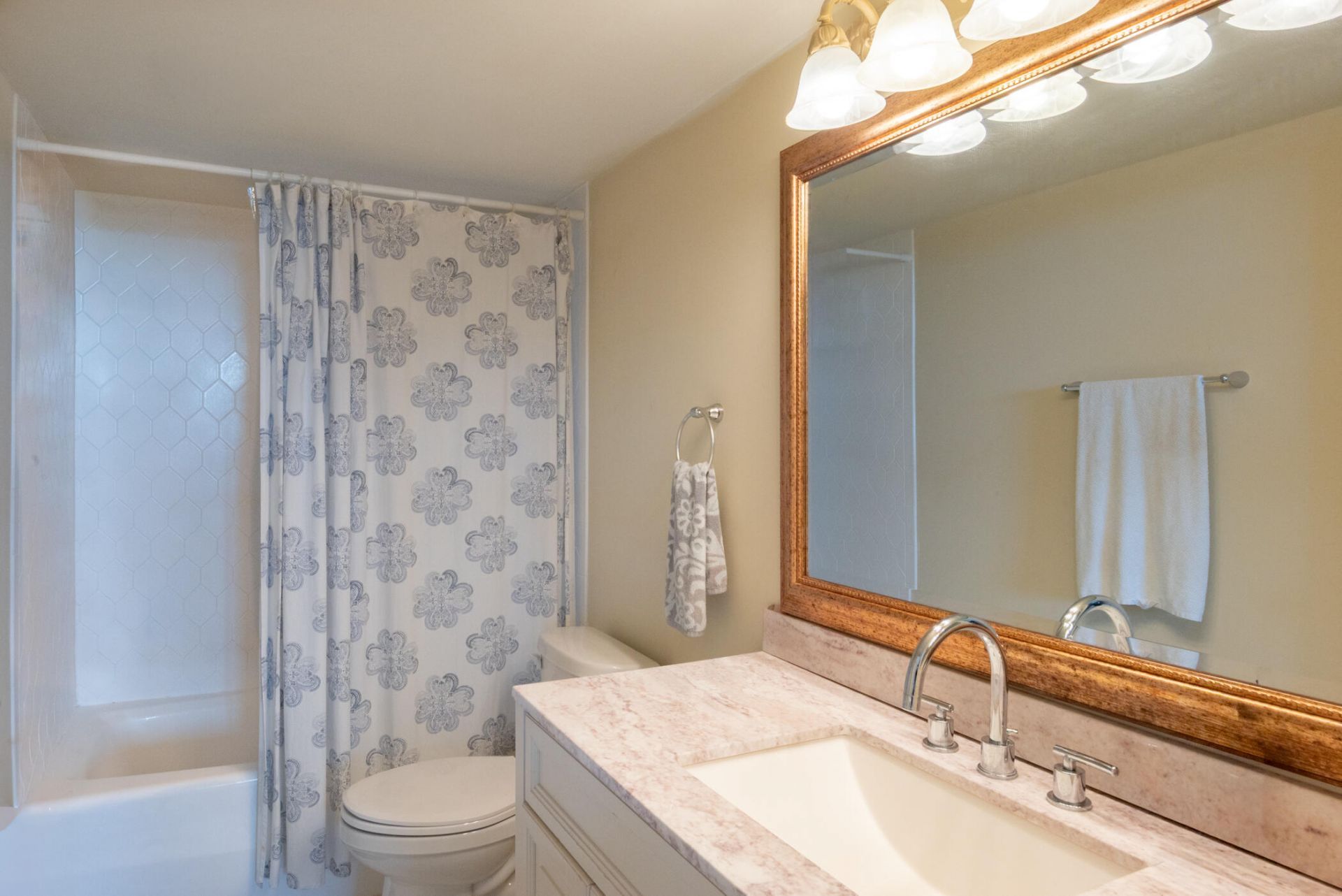2400 Presidential Way, Unit 1505, West Palm Beach, FL 33401 Photo