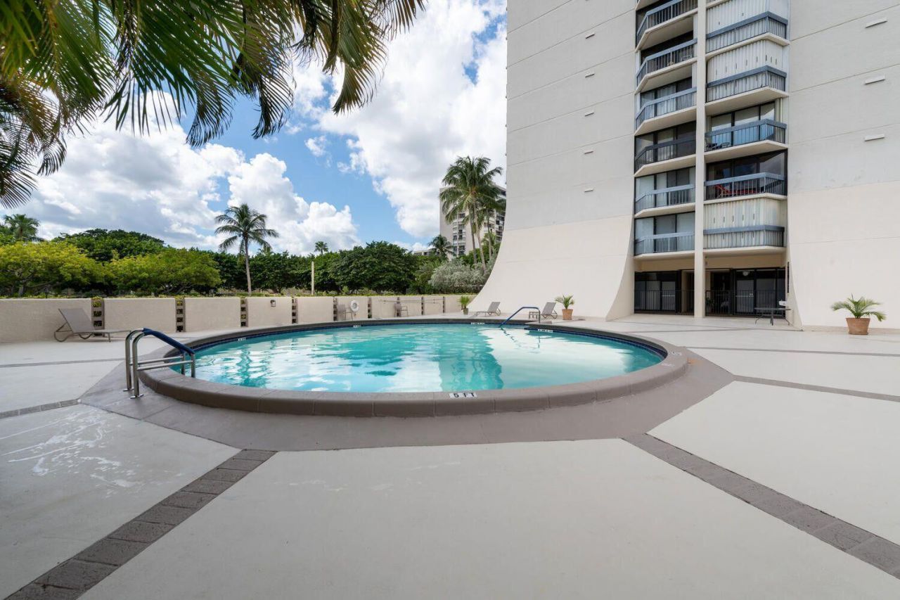 2400 Presidential Way, Unit 1505, West Palm Beach, FL 33401 Photo