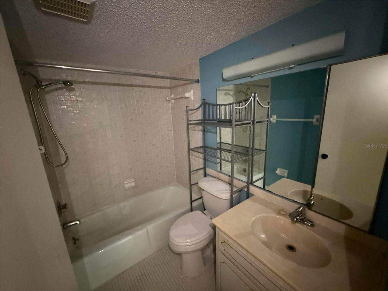 2536 Clubhouse Circle, Unit 202, Sarasota, FL 34232 Photo