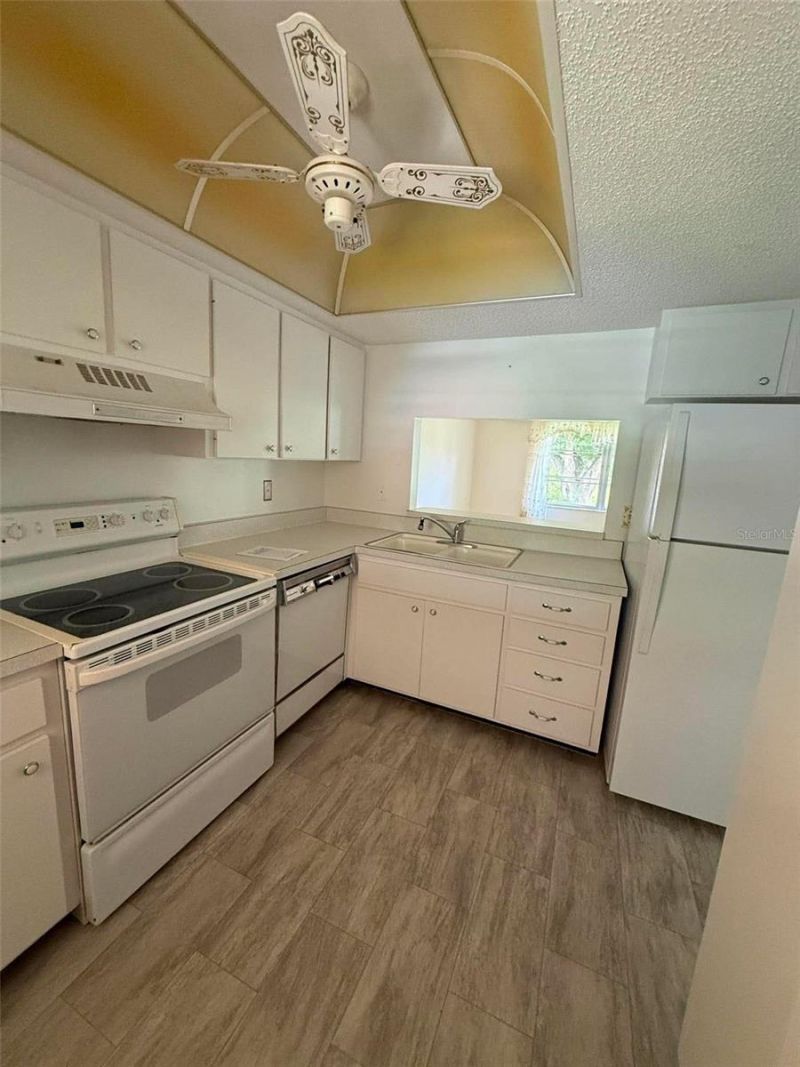 2536 Clubhouse Circle, Unit 202, Sarasota, FL 34232 Photo