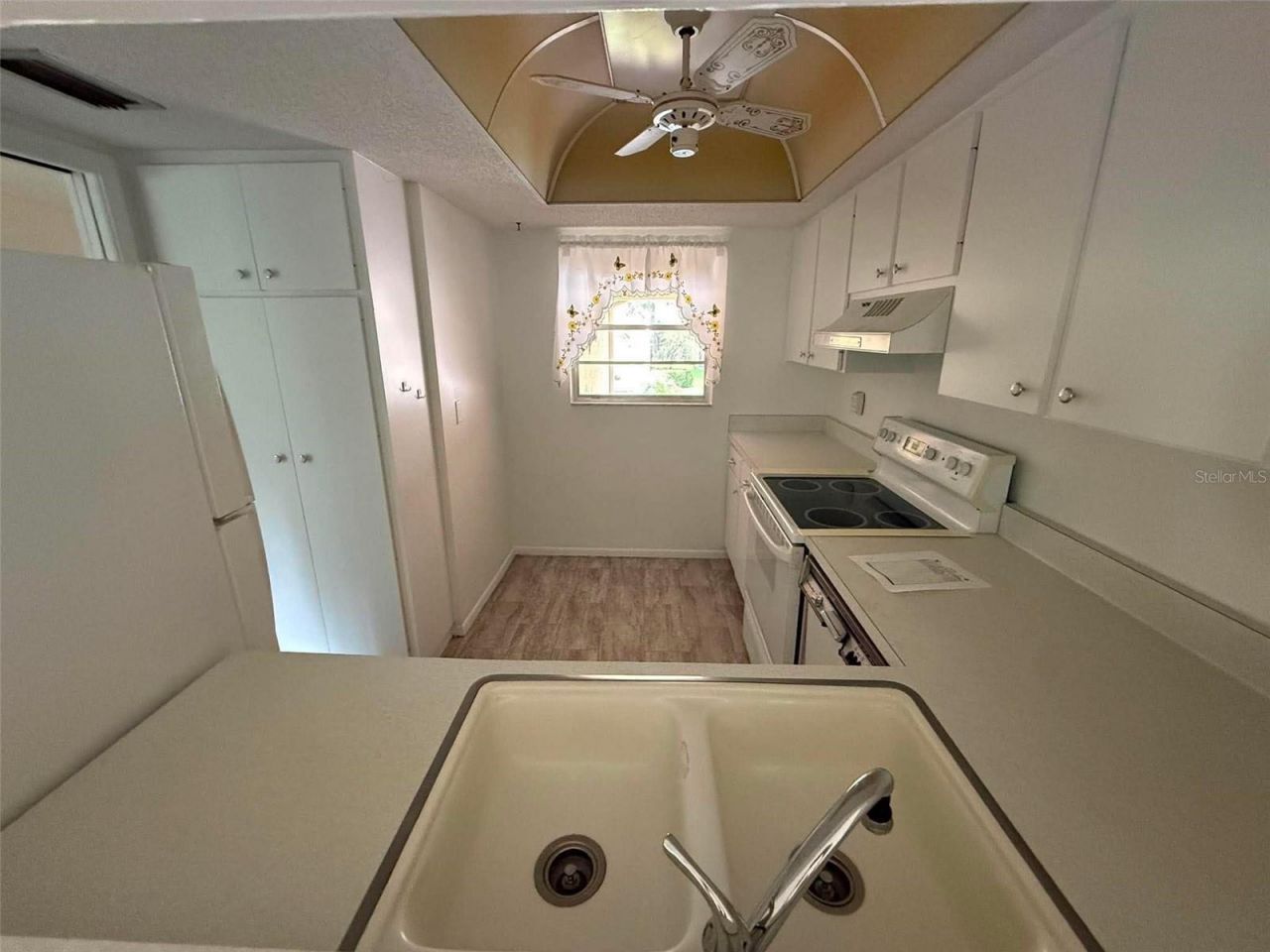 2536 Clubhouse Circle, Unit 202, Sarasota, FL 34232 Photo