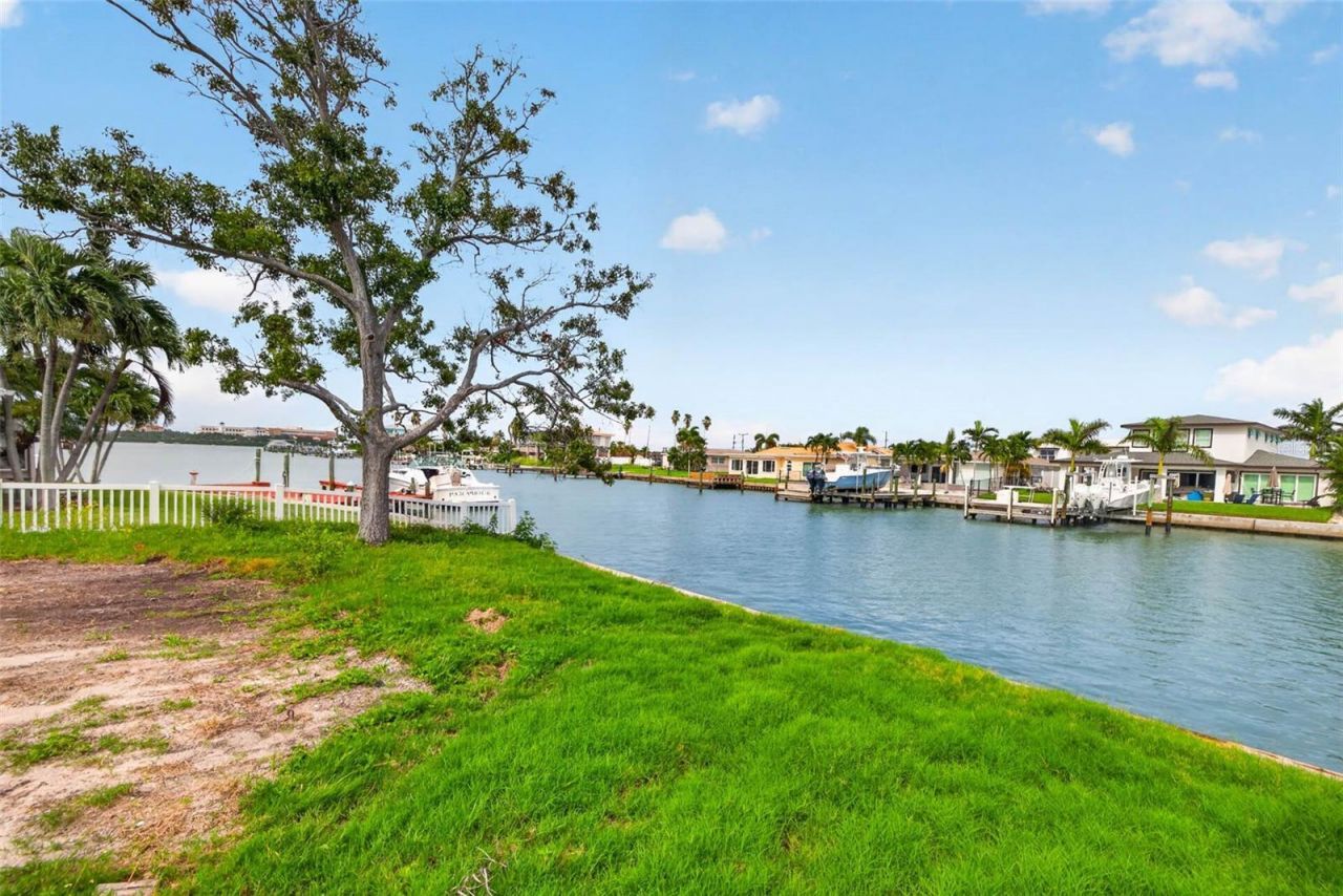 643 Normandy Road, Madeira Beach, FL 33708 Photo