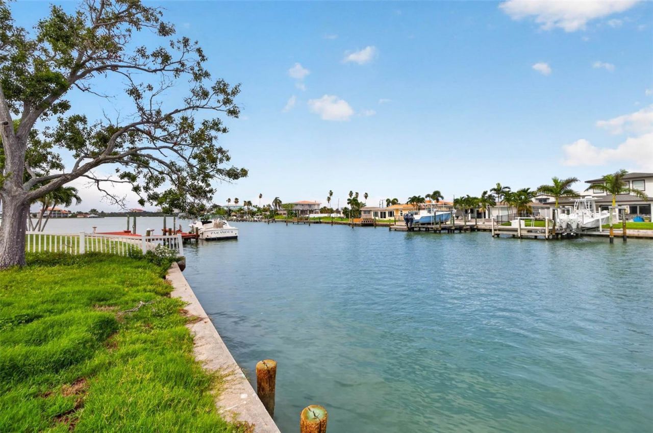643 Normandy Road, Madeira Beach, FL 33708 Photo