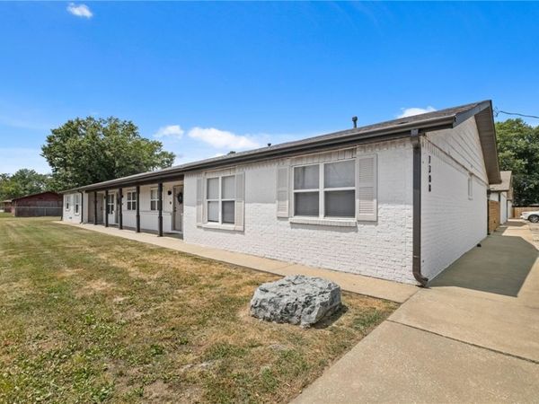 1308 SE C Street , Bentonville, AR 72712