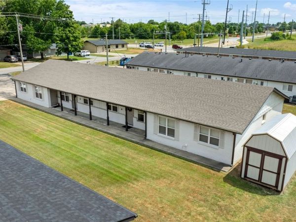 1304, 1306, 1308 SE C Street , Bentonville, AR 72712