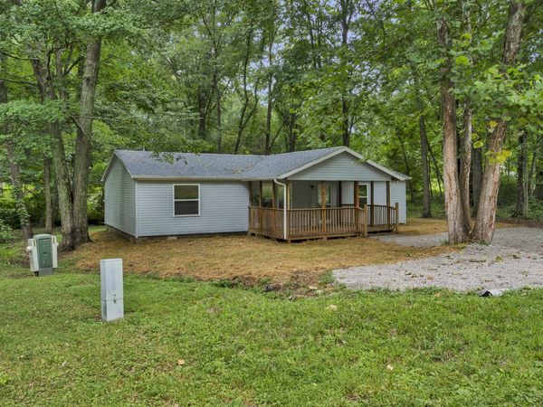 1015 Magnolia Place , North Vernon, IN 47265