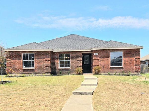 1245 Spring Water Drive , Lancaster, TX 75134