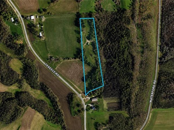 1426 TREECE RD Road, Wathena, KS 66090