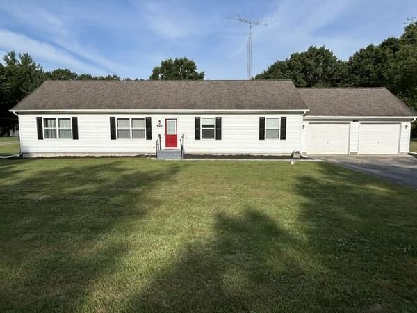 4289 Arrow Wood Curve, Benton Harbor, MI 49022