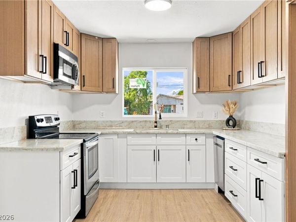 2000 Constantine Avenue , Las Vegas, NV 89101