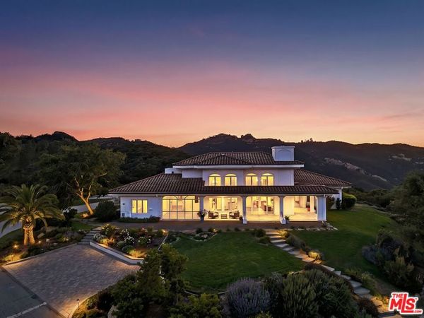 21965 Saddle Peak Road , Topanga, CA 90290