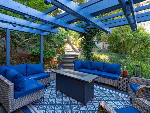 804 Bucktail Rd, Mill Bay, BC V8H 1H5