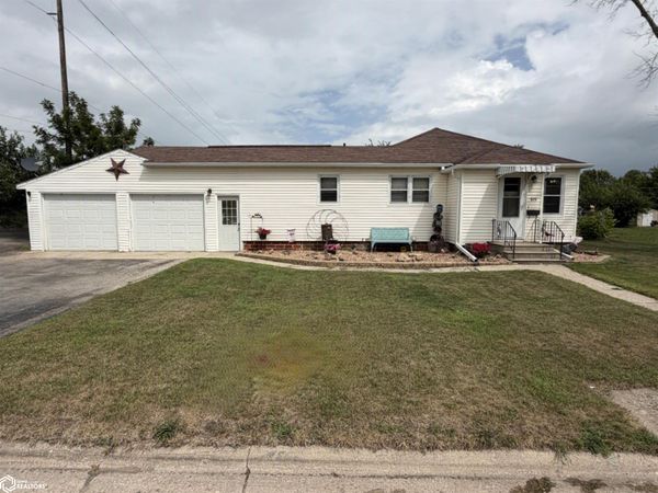 819 2nd Street NW, Clarion, IA 50525