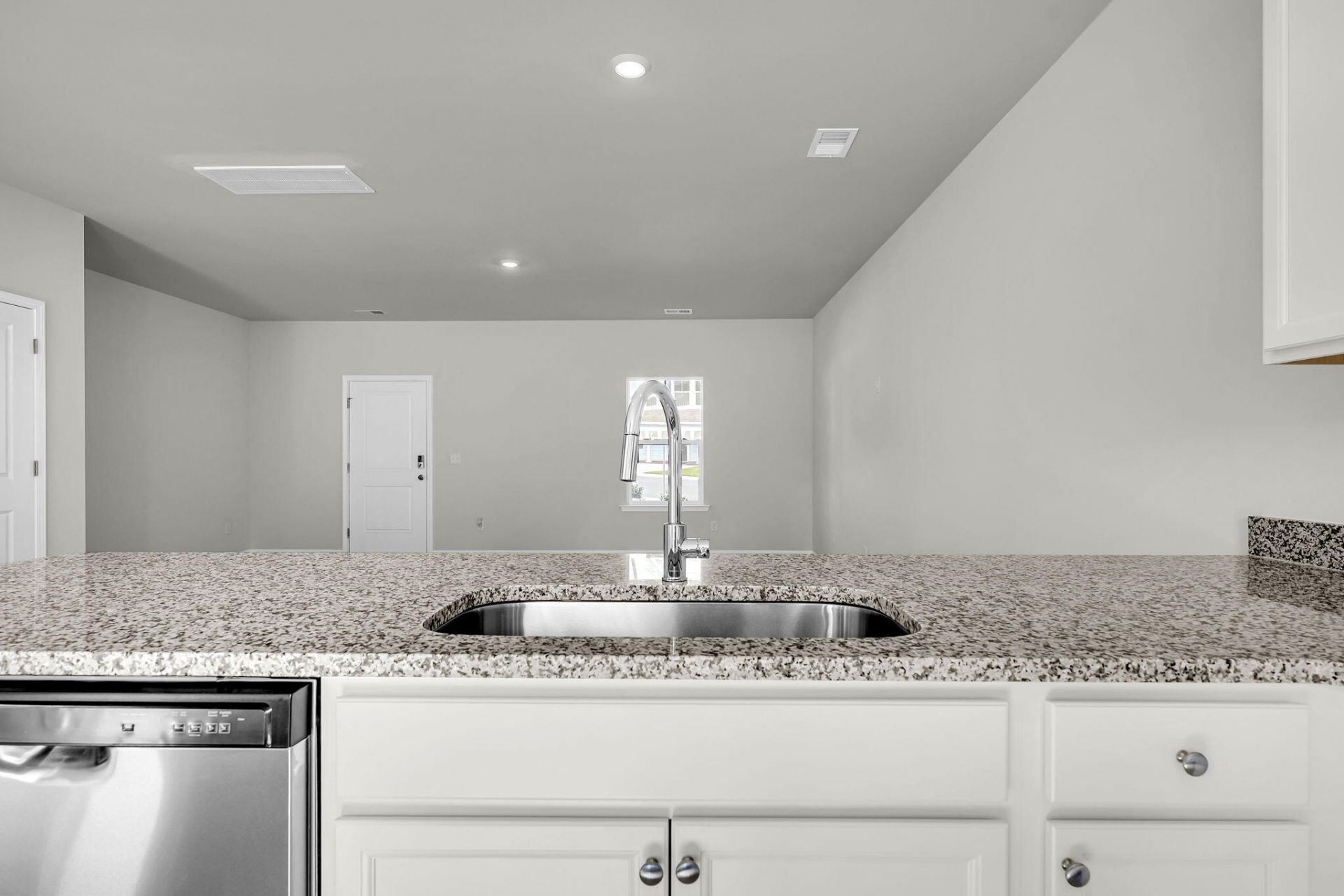 224 Harding Lane Photo 8