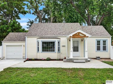 7205 Minne Lusa Boulevard, Omaha, NE 68112
