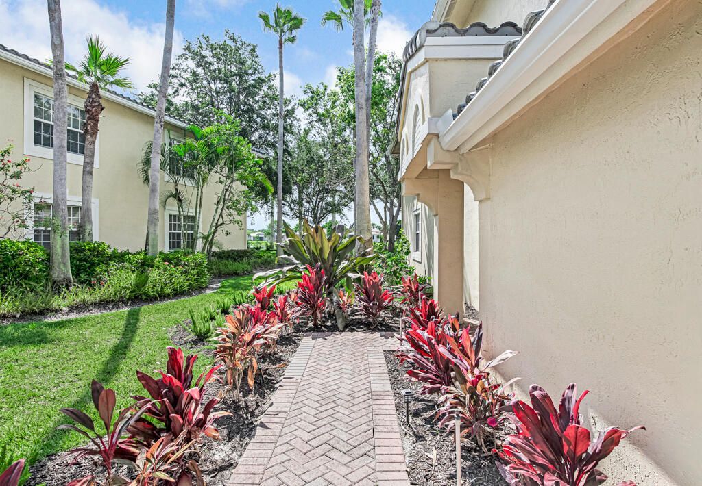 9778 Bowline Drive, Unit 201, West Palm Beach, FL 33411 Photo