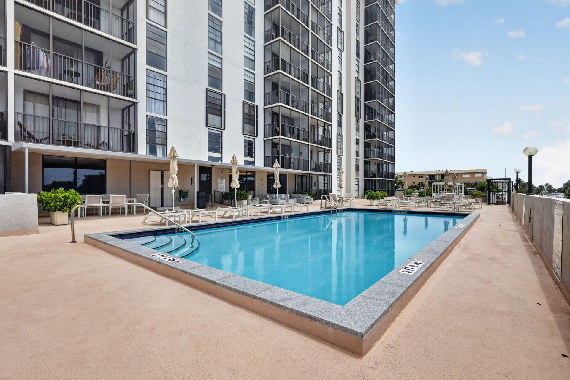2500 NE 135th Street, Unit C1011, North Miami, FL 33181 Photo