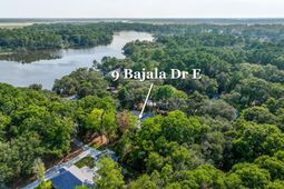 9 Bajala Drive East photo 4
