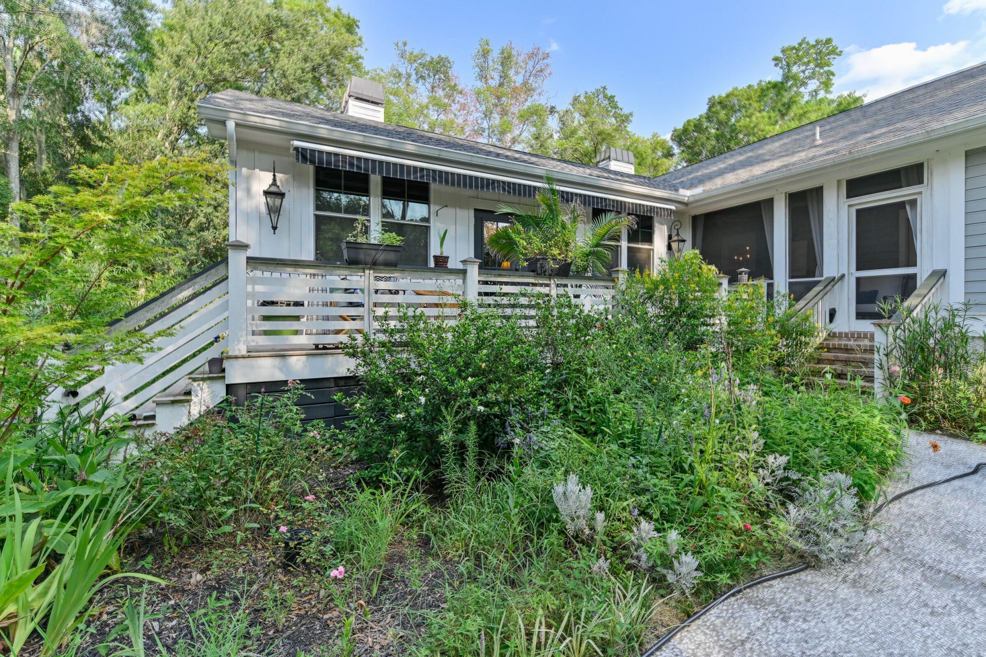 9 Bajala Drive East Photo 41