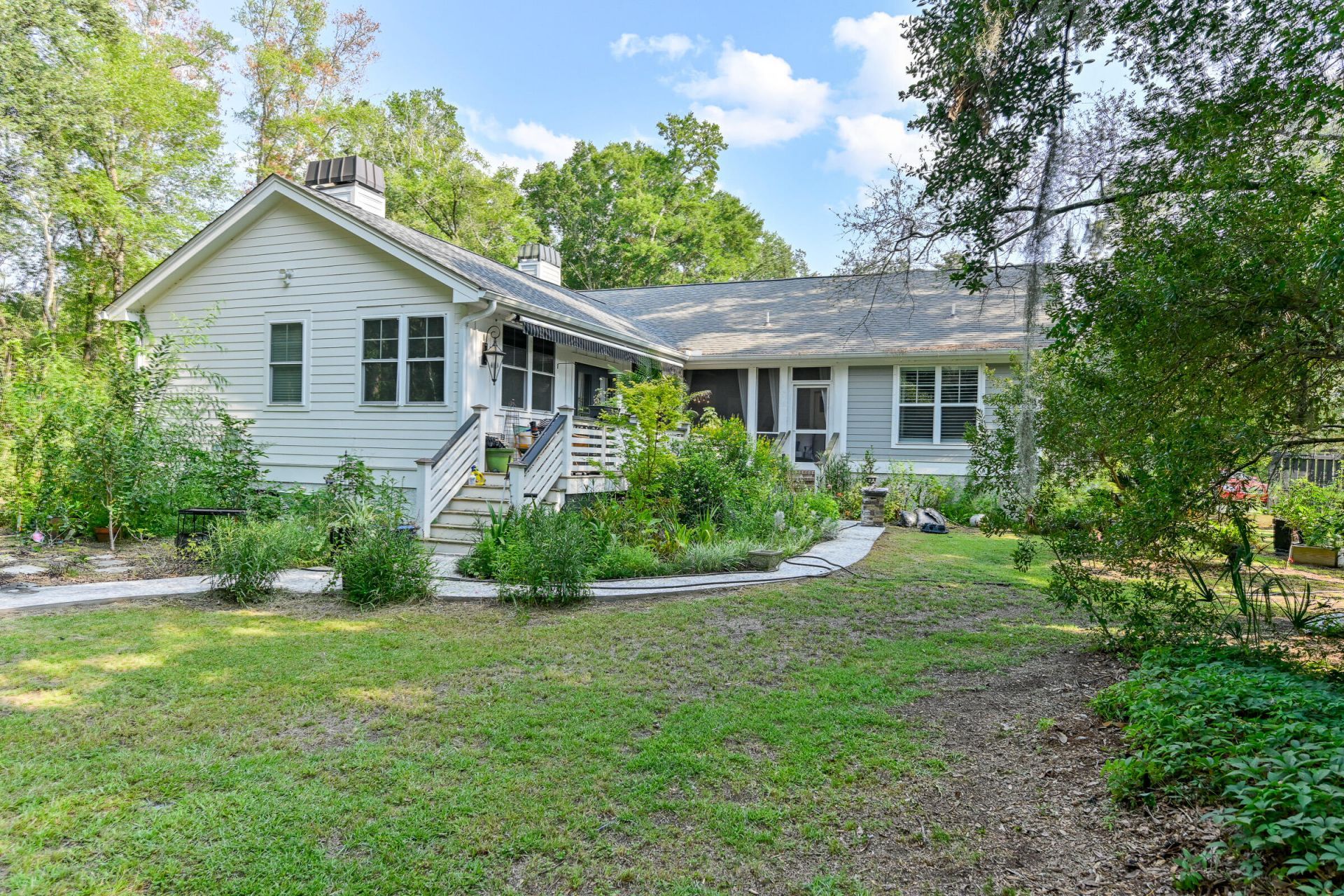 9 Bajala Drive East Photo 42